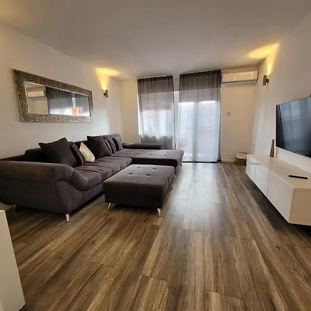 Dolphins Eye Apartment