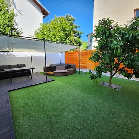 Dolphins Eye Lejlighed