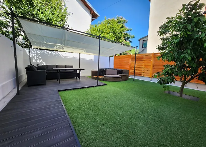 Dolphins Eye * Задар